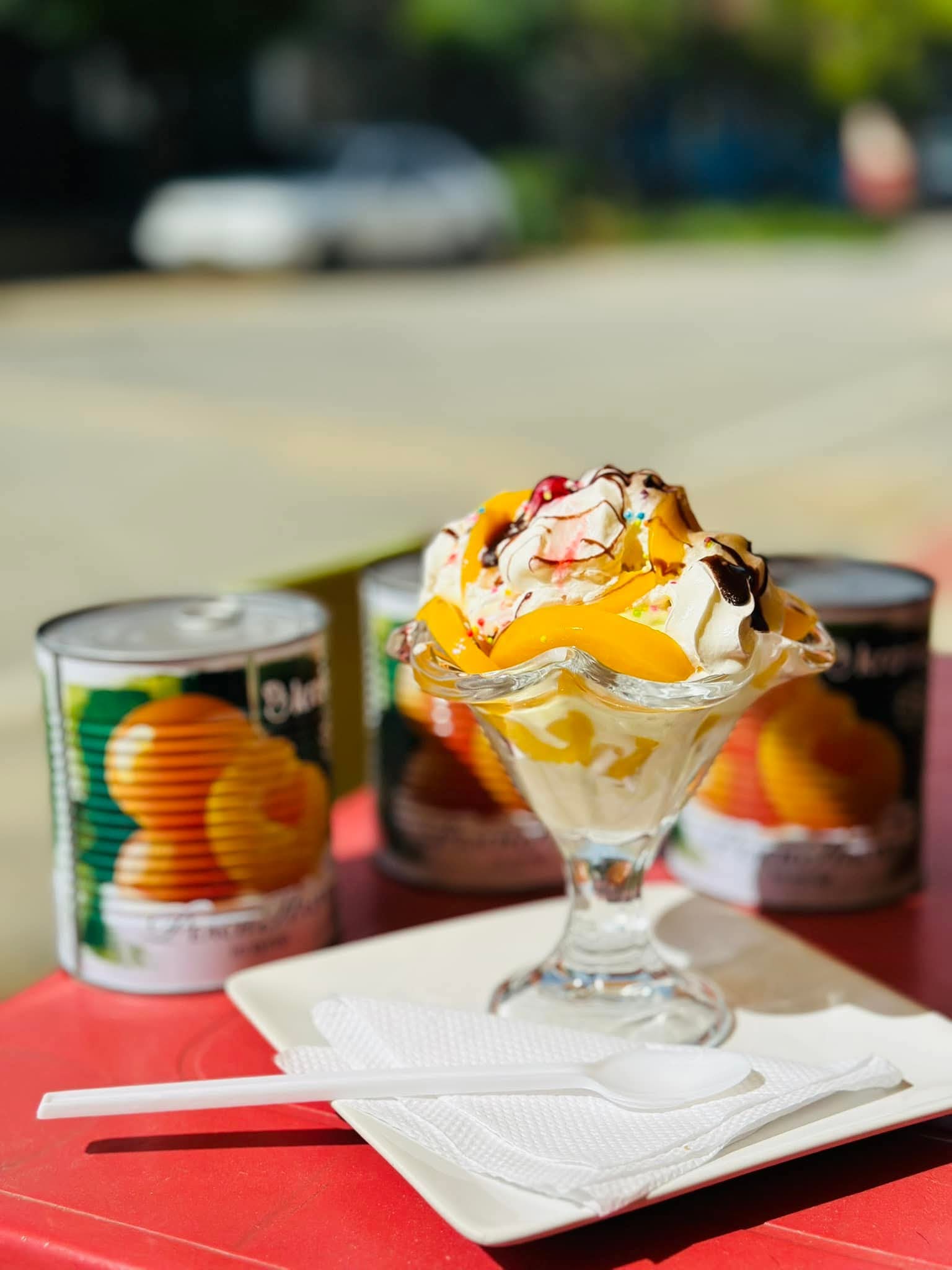 copa de helado de durazno